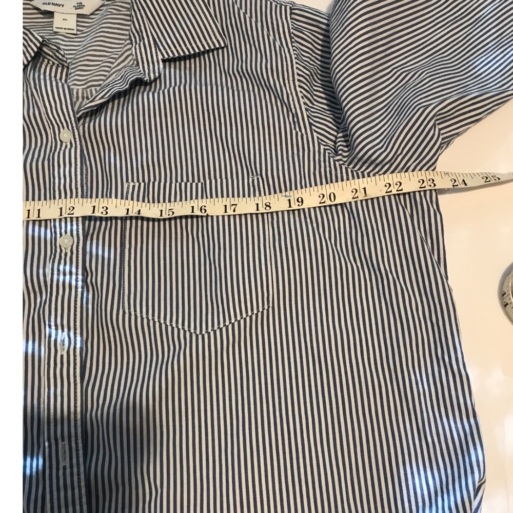 Old Navy The Classic Shirt Womens XL Blue White Striped Long Sleeve Button Down - Picture 3 of 7